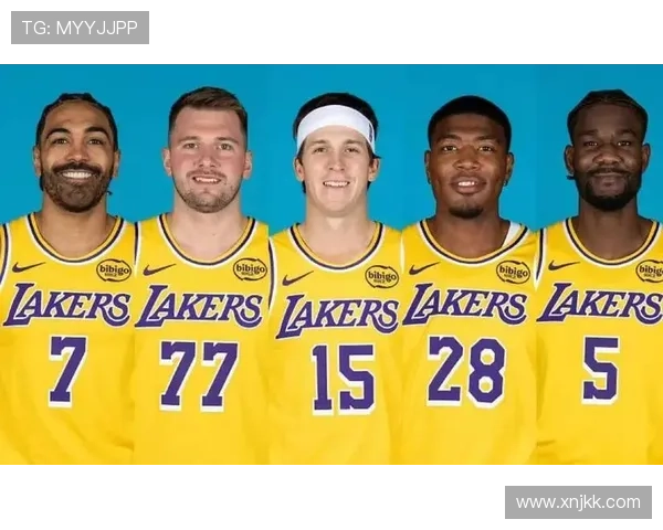 艾顿谈队友东契奇与里夫斯称两人愿了解自己打法并分别像保罗和布克